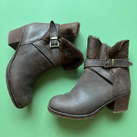 Roots Brown Leather Shearling Booties - Picture 9 of 10
